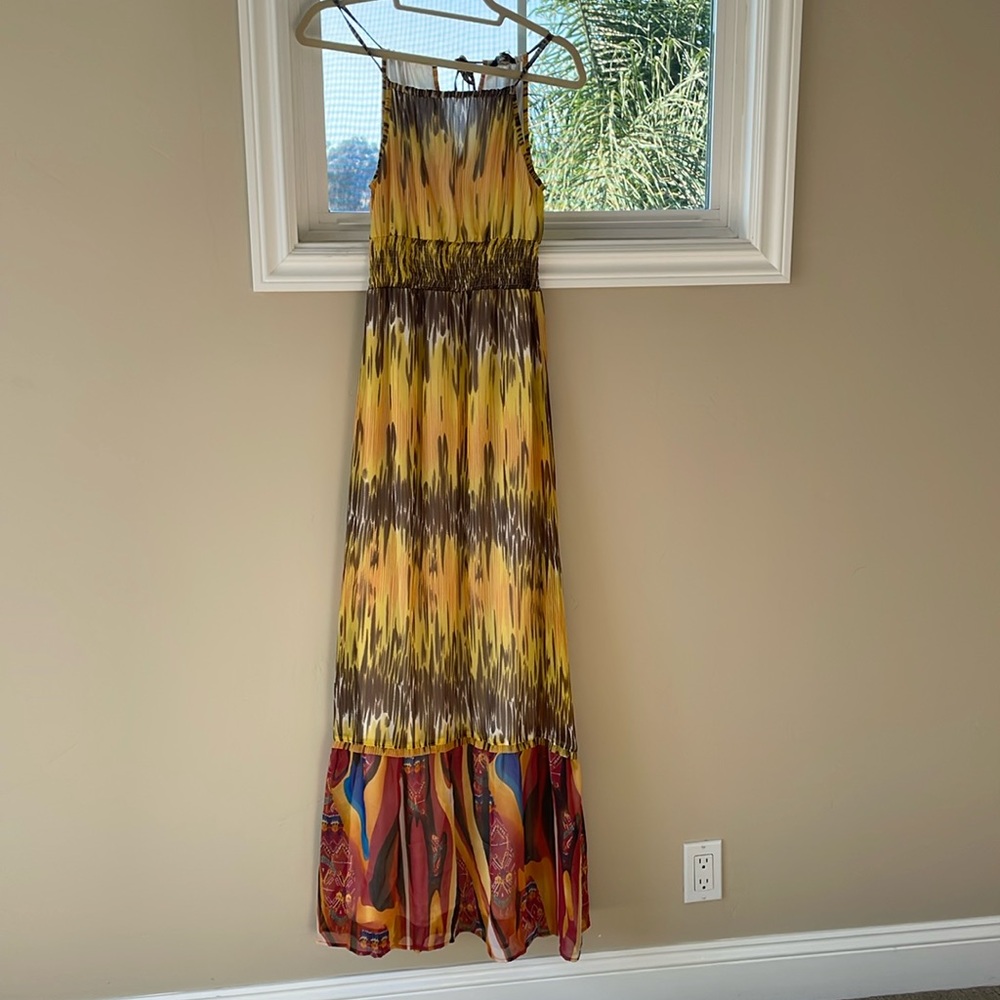 Chaudry Maxi Dress with Ruffe detail at bottom Size Small